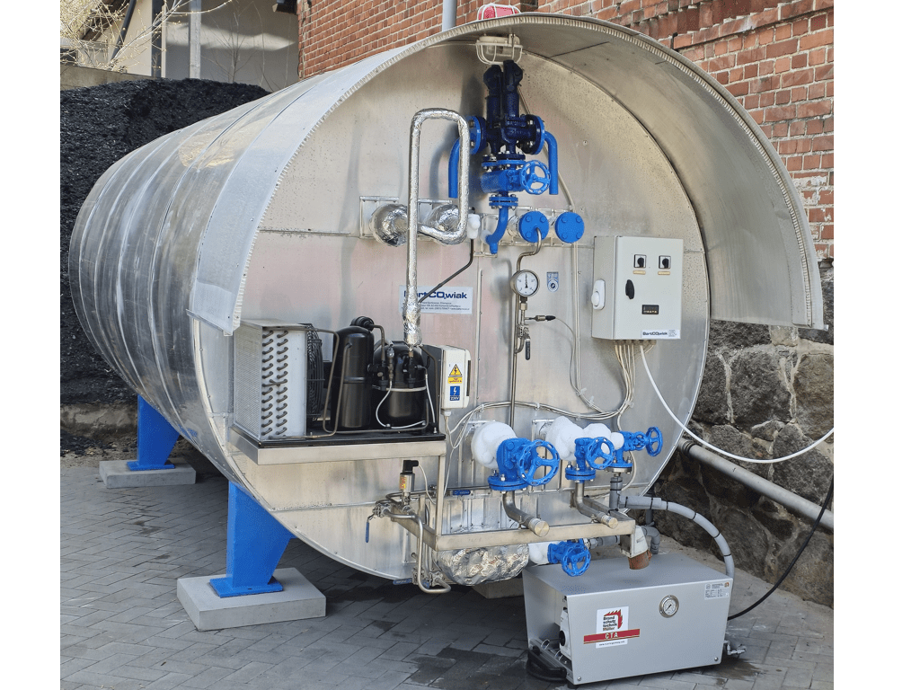 Installation of the pump and CO2 tank at the customer’s site